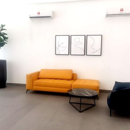 Del'S Guesthouse @ Southville Same Level With Pool Fits 8 방이 외부 사진
