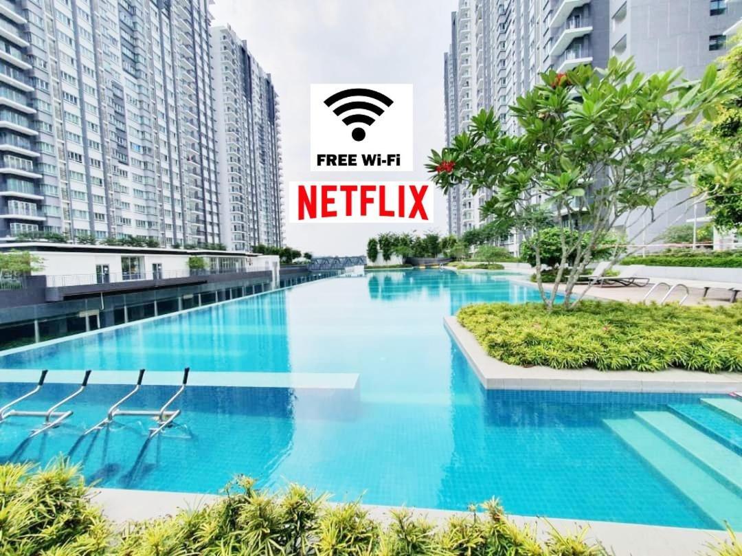Del'S Guesthouse @ Southville Same Level With Pool Fits 8 방이 외부 사진