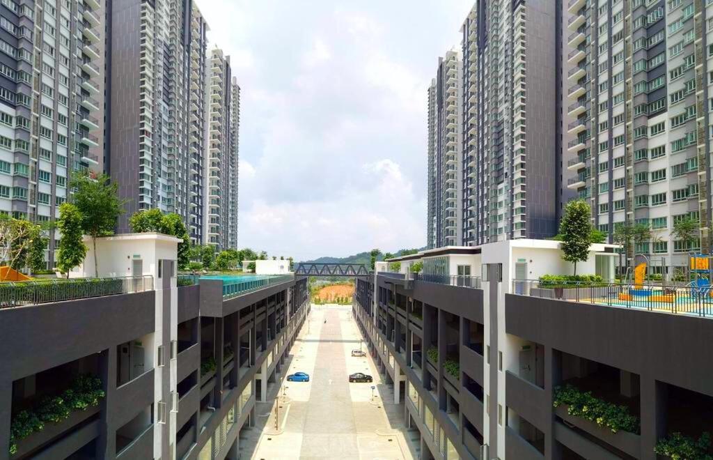 Del'S Guesthouse @ Southville Same Level With Pool Fits 8 방이 외부 사진